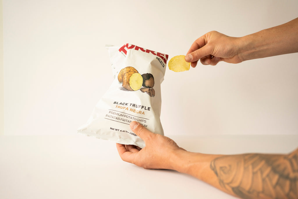 Torres Premium potato chips black truffle 40 g